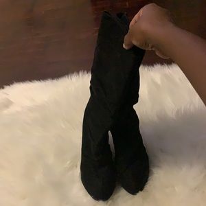 Woman Black Suede Boots - 2 1/2 inches size 8
